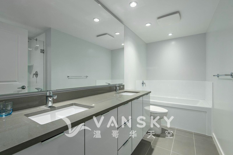 260128225445_7-master bathroom.jpeg